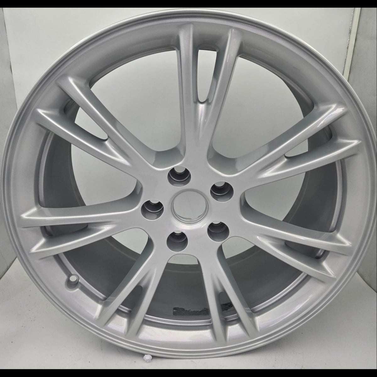 BS2386 - Tesla Gemini Silver